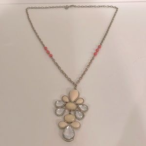 The loft necklace
